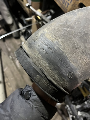CHRYSLER 4854012 Впускной патрубок воздушного фильтра в наличии Николаев