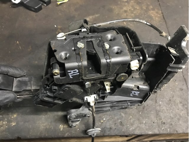 Дверной замок передний правый 4892457 FORD