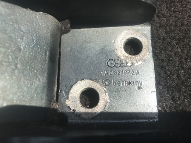 4A0831412A VAG Петля двери передней правой купить в Ужгород