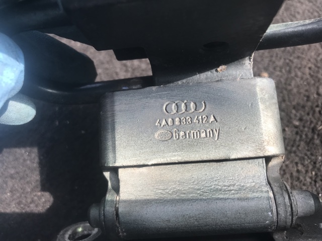 4A0833412A Петля двери задней правой купить Житомир