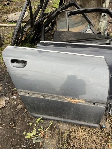 Дверь задняя, правая 4B0833052 VAG