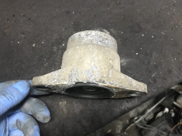 4F0513353D VAG Опора амортизатора заднего купить в Николаев