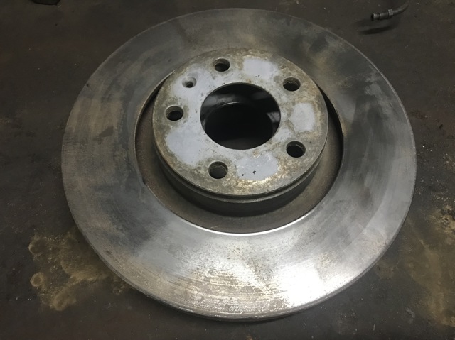 Передний тормозной диск 4F0615301E VAG