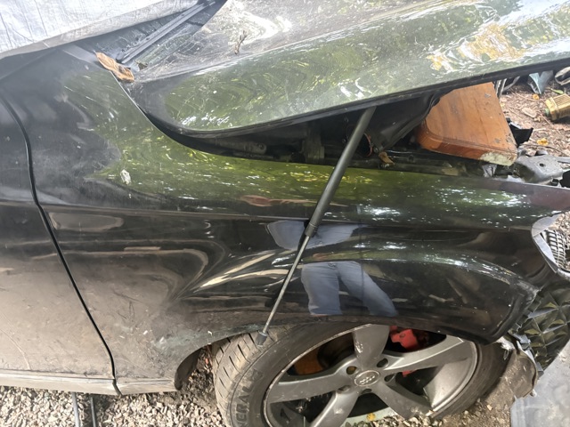 Боковая часть передняя правая 4L0821102 VAG
