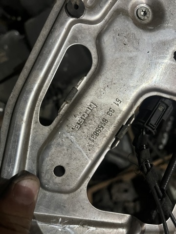 Механизм стеклоподъемника передней левой двери BMW 5