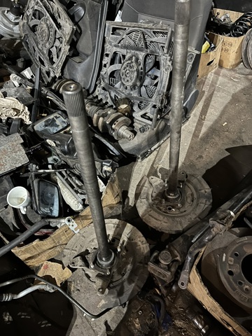 Полуось задняя, левая 523513E150 HYUNDAI