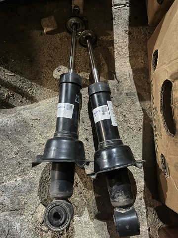 Стойка задняя правая 52611SWAE02 HONDA