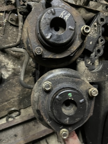 Опора заднего амортизатора 543208H320 NISSAN