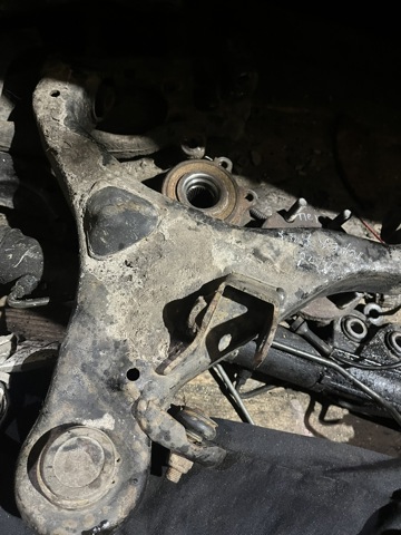 Передний нижний рычаг 54500EB300 NISSAN