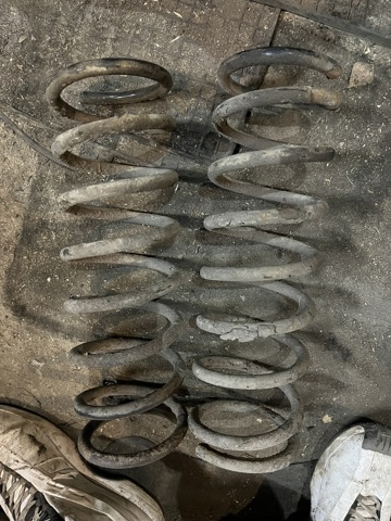 Пружина подвески задняя 550200F602 NISSAN