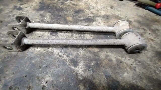 Продольный рычаг задней подвески, нижний 551108H505 NISSAN