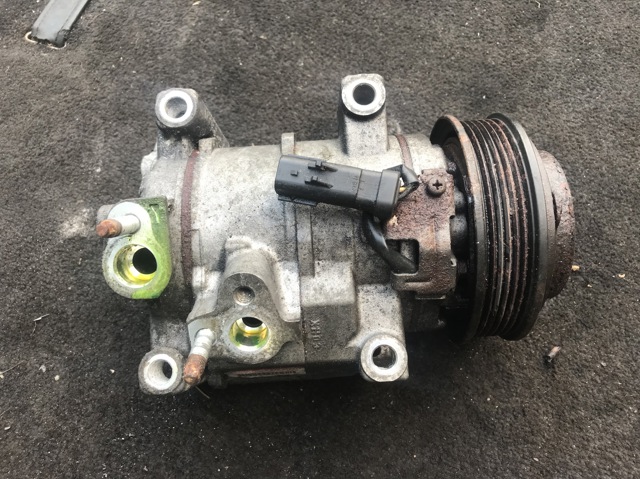 Компрессор системы кондиционирования 55111104AD CHRYSLER