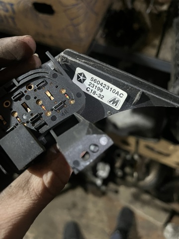 56042310AC CHRYSLER купить в Киев