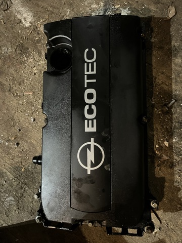 Крышка двигателя Опель Зафира 100