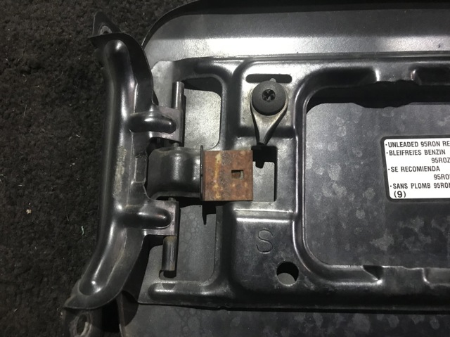 SUBARU 57601AG0009P Лючок бензобака в наличии Полтава
