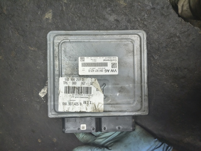 Электронный блок управления двигателем 5G0906259D VAG