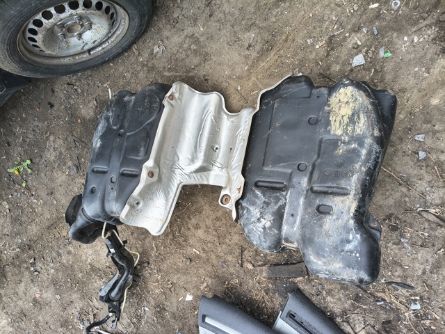 5Q0201055 Бак топливный купить Ирпень