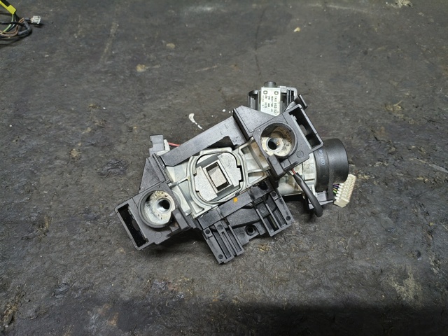 Контактная группа замка зажигания 5Q0905865 VAG