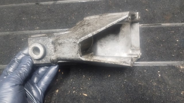 6122230204 MERCEDES Кронштейн подушки (опоры) двигателя левой купить в Ужгород