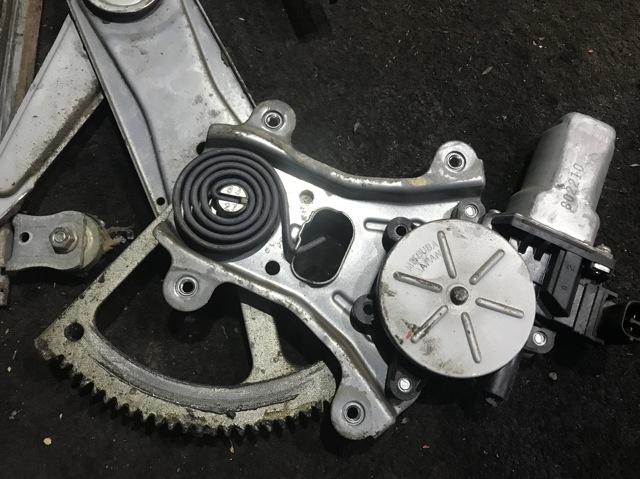 Привод электростеклоподъемника задний 62188AG011 SUBARU