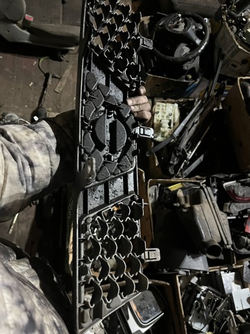 62890EQ000 NISSAN Эмблема решетки радиатора купить в Черновцы