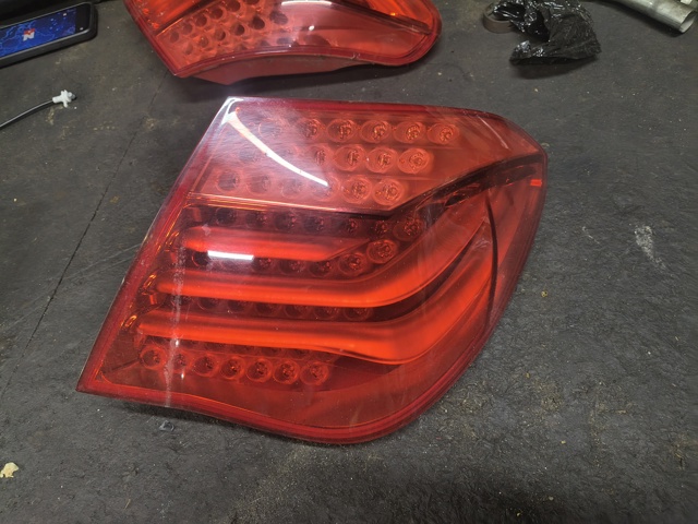 Фара задняя правая внешняя 63217182198 BMW