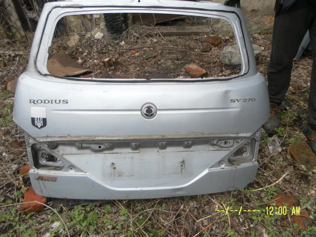 Пятая дверь 6401121100 SSANG YONG