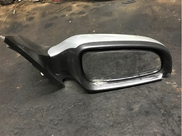 Зеркало заднего вида правое 6428273 OPEL