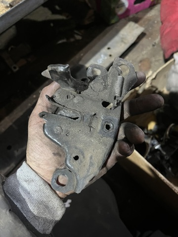Замок капота 65601EB300 NISSAN