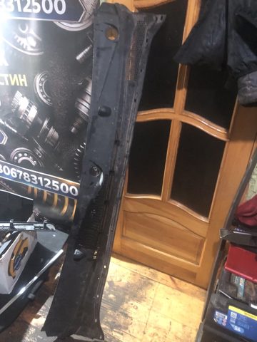 Водосток лобового стекла, жабо 66862EB400 NISSAN