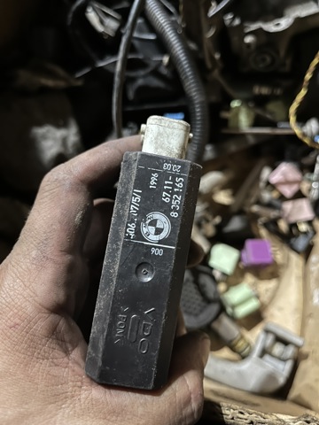 Актуатор замка передней двери 67118352165 BMW