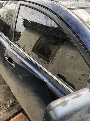 Стекло передней правой двери 6810105030 TOYOTA