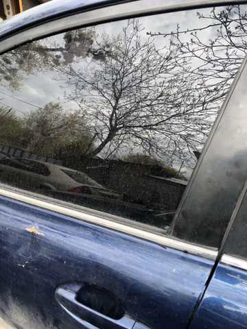 Стекло двери передней левой 6810205030 TOYOTA