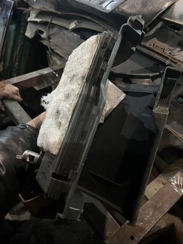 NISSAN 682758H811 в наличии Тернополь