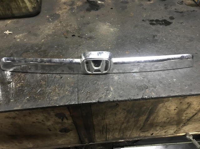Молдинг крышки багажника 74890SWWE11 HONDA