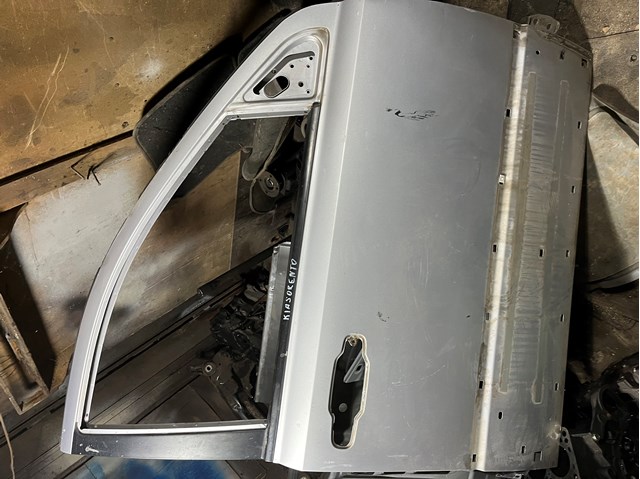 Пассажирская передняя дверь 760043E111 HYUNDAI