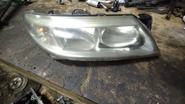 Фары Renault Laguna 2