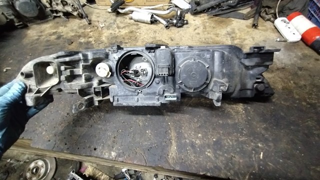 7701048927 RENAULT Левая фара купить в Ужгород
