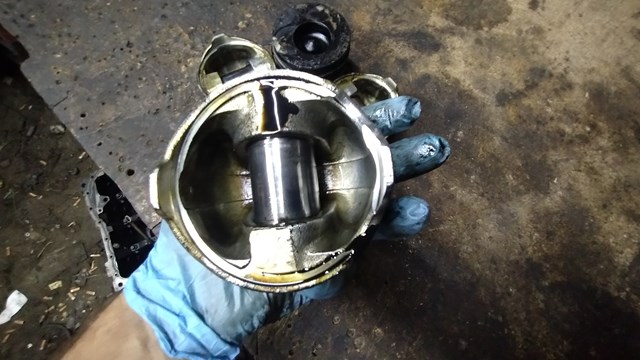 RENAULT 7701472834 Поршень на 1 цилиндр в наличии Львов