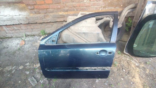 RENAULT 7751472437 Дверь передняя левая в наличии Киев
