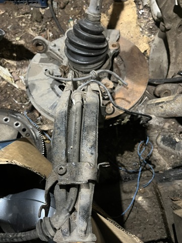 Цапфа поворотная правая 7L0407258A VAG