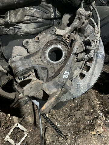Цапфа - поворотный кулак задний, правый 7L0505436B VAG