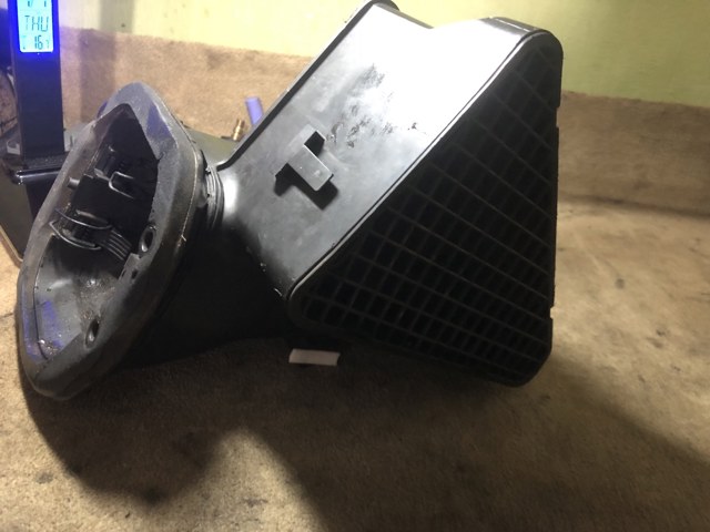 Воздухозаборник 7L0819049 VAG