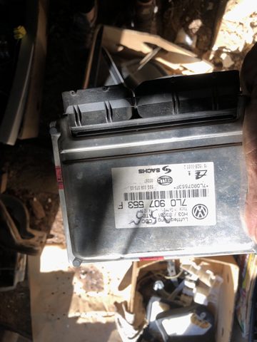Блок управления пневмоподвеской 7L0907553F VAG