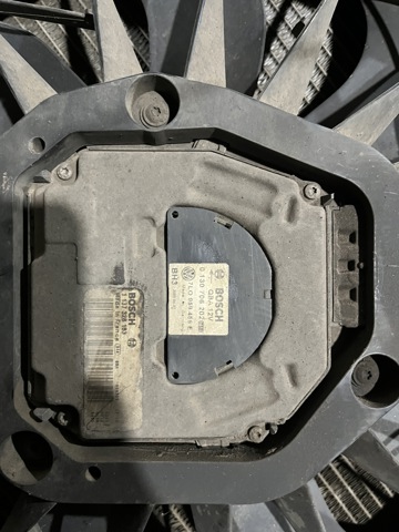 VAG 7L0959455E Электровентилятор охлаждения в сборе (мотор+крыльчатка) правый в наличии Каменское