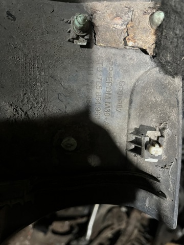 7L5854960 Накладка крыла переднего правого купить Украина