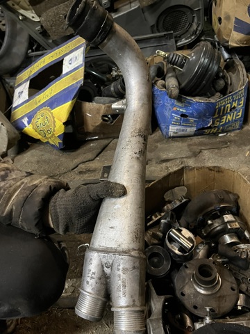 Шланг интеркуллера 7L6145945C VAG