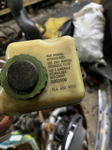 VAG 7L6422371C Бачок насоса ГУР в наличии Кривой Рог