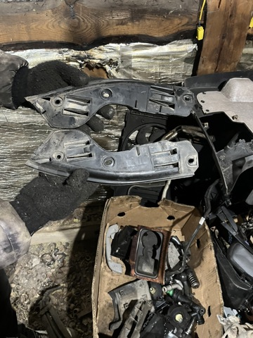 Направляющая заднего бампера, левая 7L6807393A VAG