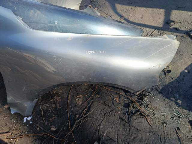 Переднее правое крыло 7L6821102K VAG
